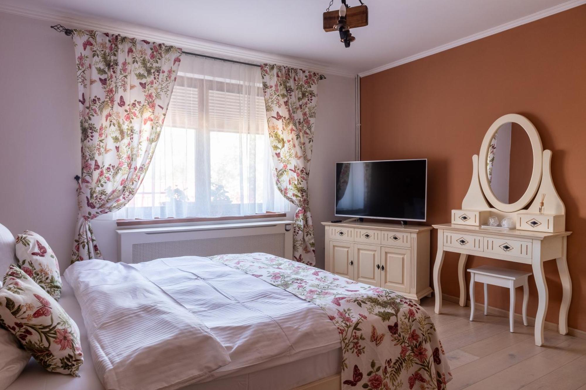 Vila Crisalia Sibiel -Sibiu (Adults Only) Hotel Exterior photo
